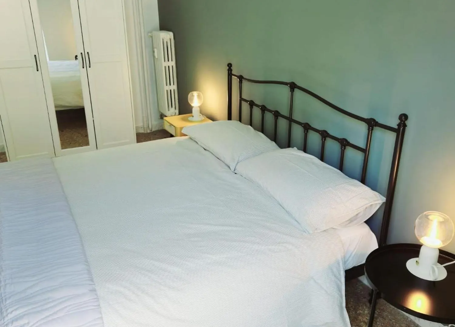Apartment Casakico Elegante Centrale 2-Bdr Metro 10 Min Colosseo Rome