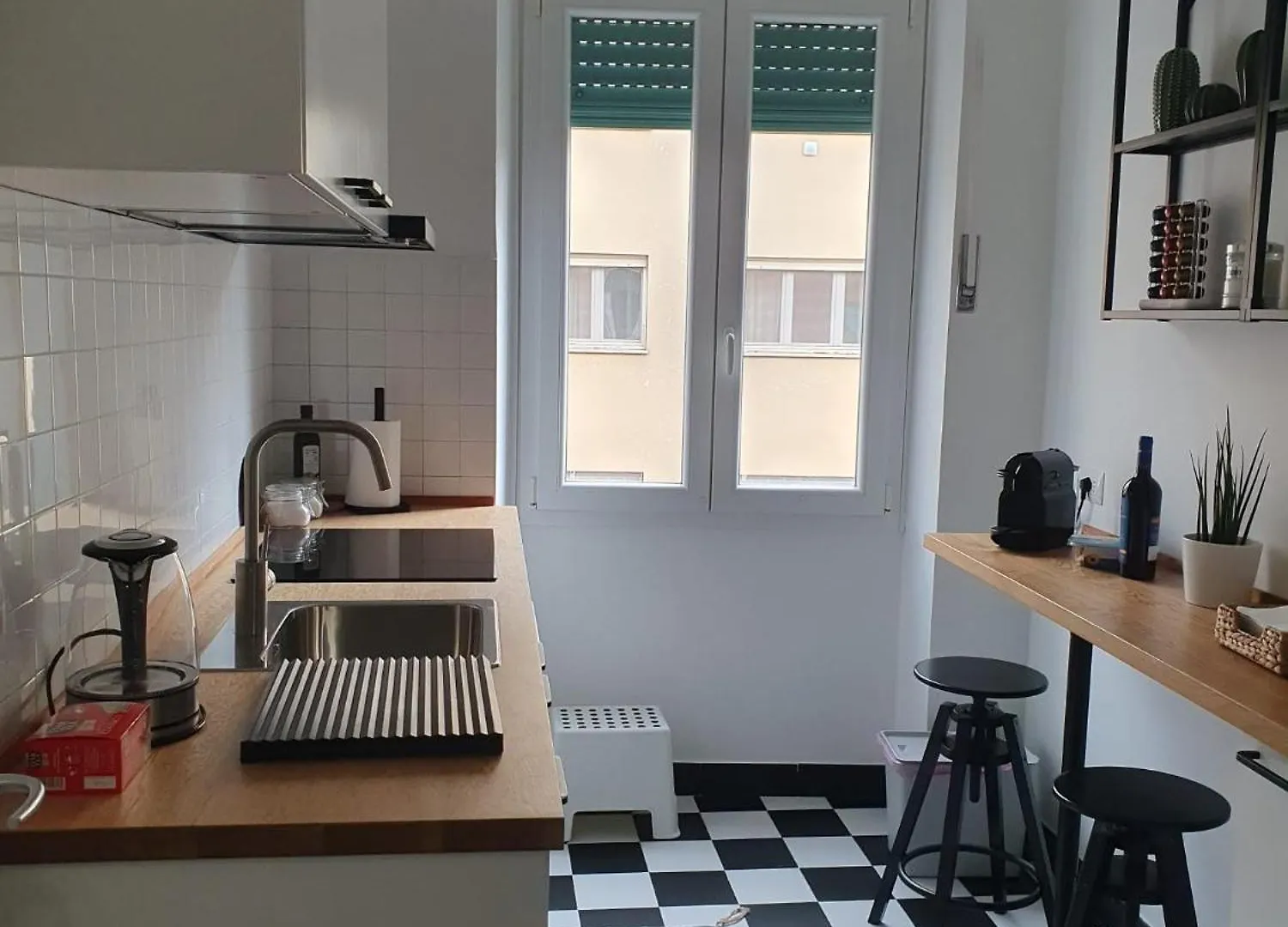 Apartment Casakico Elegante Centrale 2-Bdr Metro 10 Min Colosseo Rome