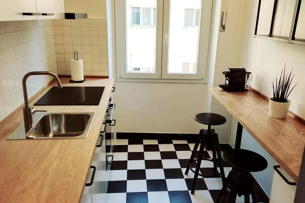 Apartment Casakico Elegante Centrale 2-Bdr Metro 10 Min Colosseo Rome Italy