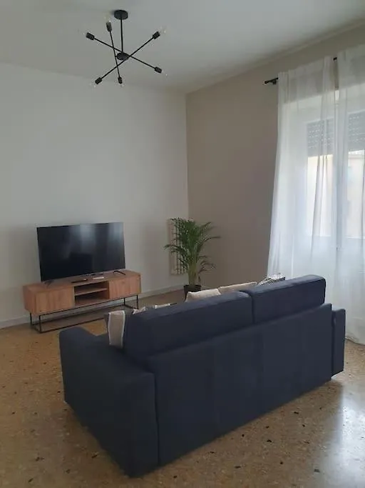 Casakico Elegante Centrale 2-Bdr Metro 10 Min Colosseo Rome