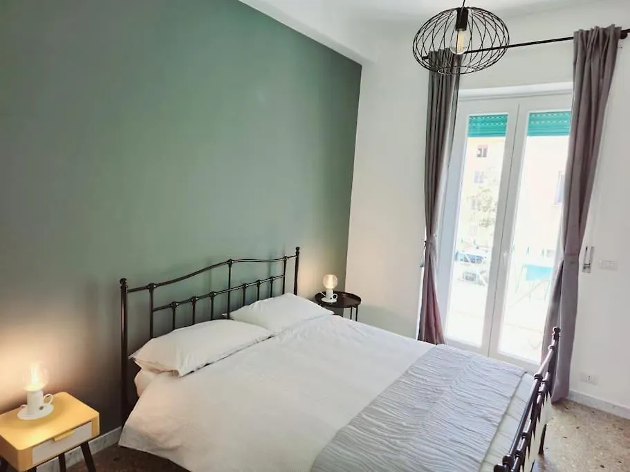 Apartment Casakico Elegante Centrale 2-Bdr Metro 10 Min Colosseo Rome