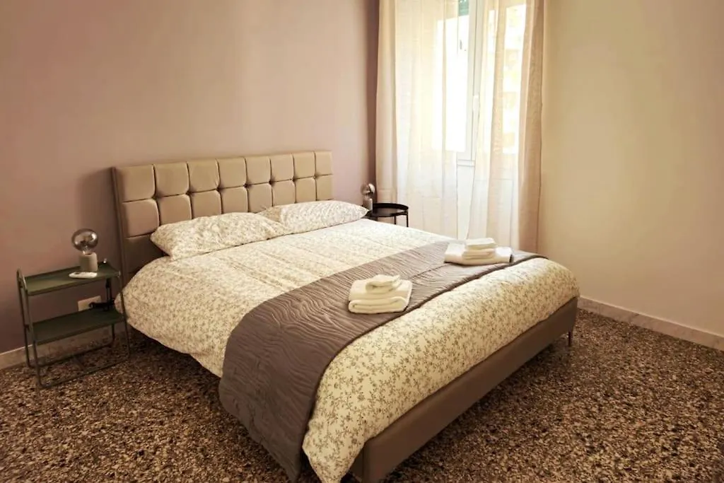 Casakico Elegante Centrale 2-Bdr Metro 10 Min Colosseo location